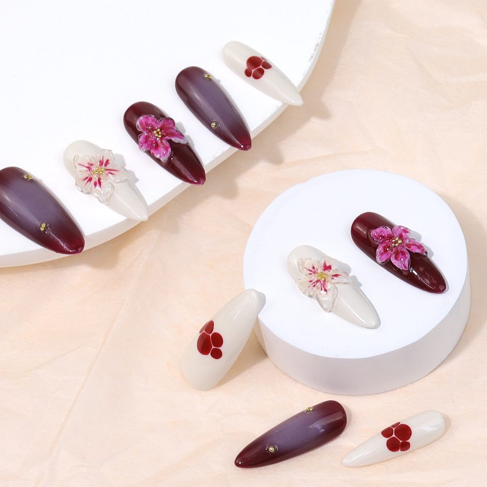 True luxury Nails - Image 3