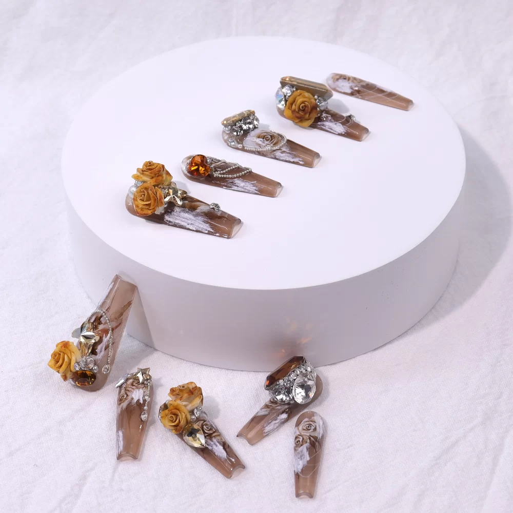 Gilded Luxury Press on Nails - Image 2