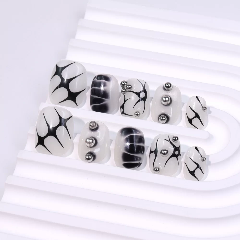 Modern Hand-made Press on Nails - Image 4
