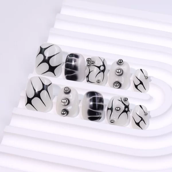 Modern Hand-made Press on Nails - Image 4