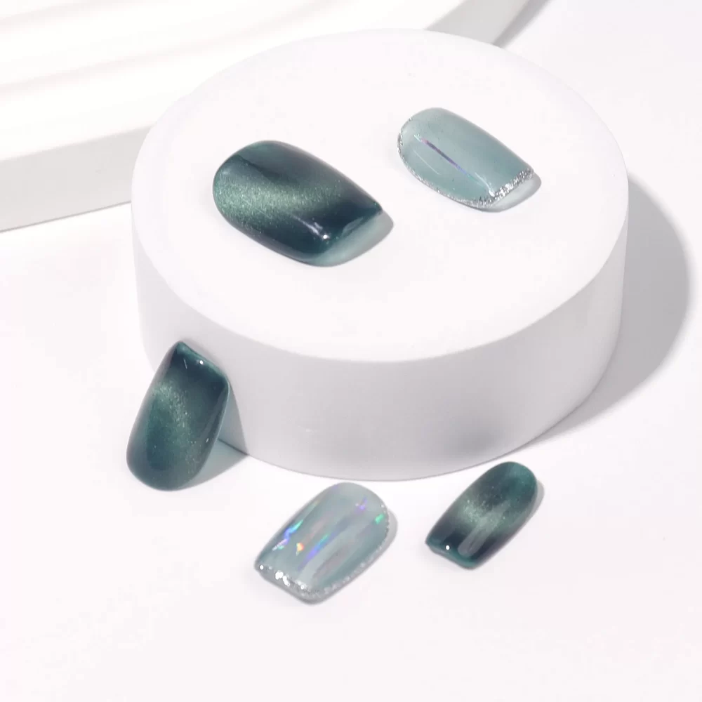 Green Gel Nails Set - Image 3